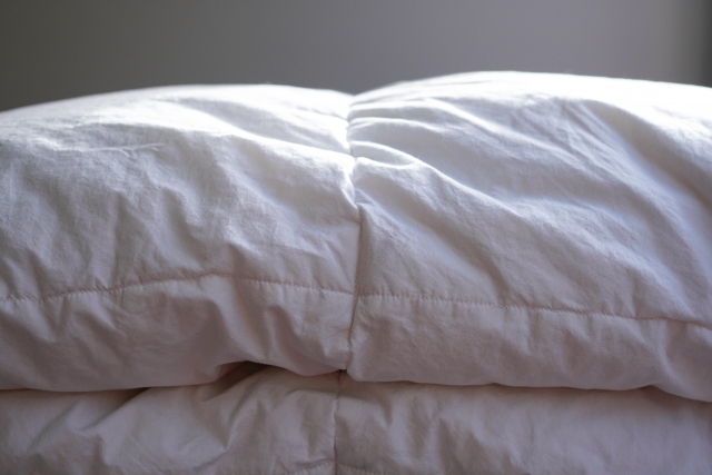 羽毛布団の膨らませ方とお手入れ方法